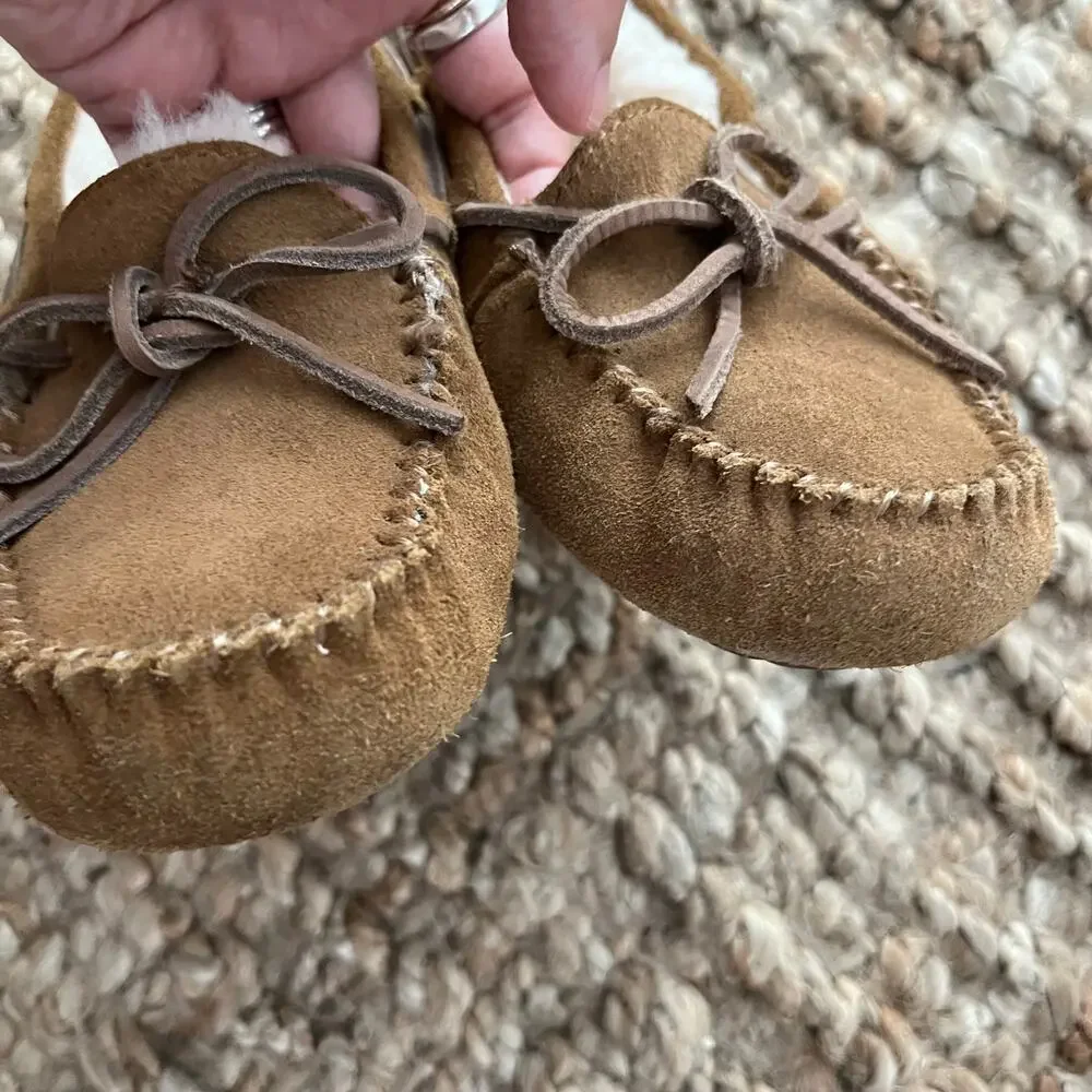 UGG Kids Suede Moccasin Slippers Brown Shearling Lined Shoes Size 1 EUC